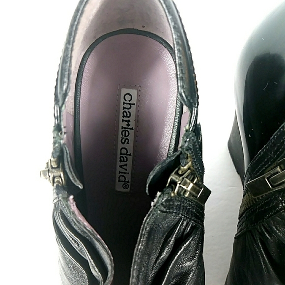 Charles David Wedge Black Leather Boots Booties 8 Flawed - Picture 2 of 7